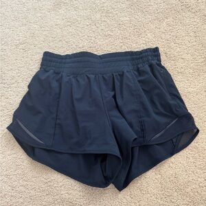 Lululemon hotty hot high rise 2.5”